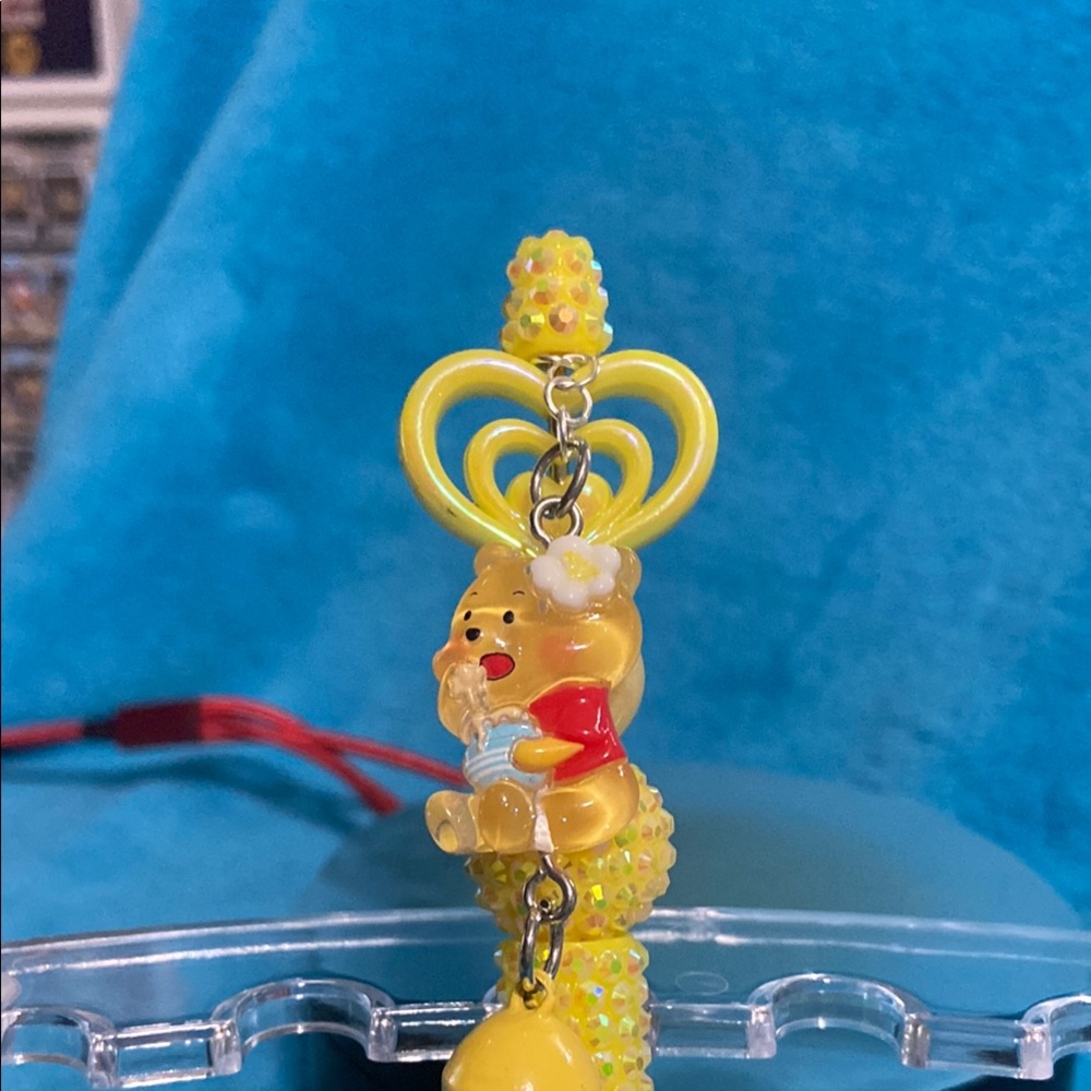 Yellow Beaded Pooh Bear Pen with Heart Topper - Picture 3 of 4